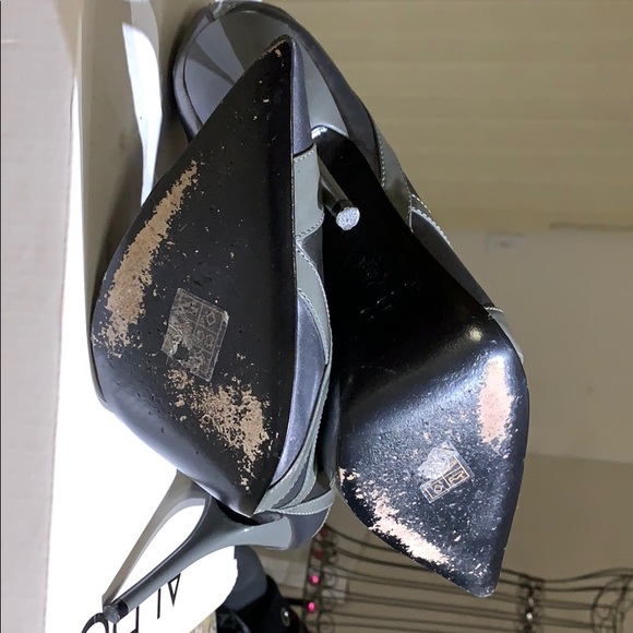 SOLD….Pointy toe pumps - Picture 2 of 3